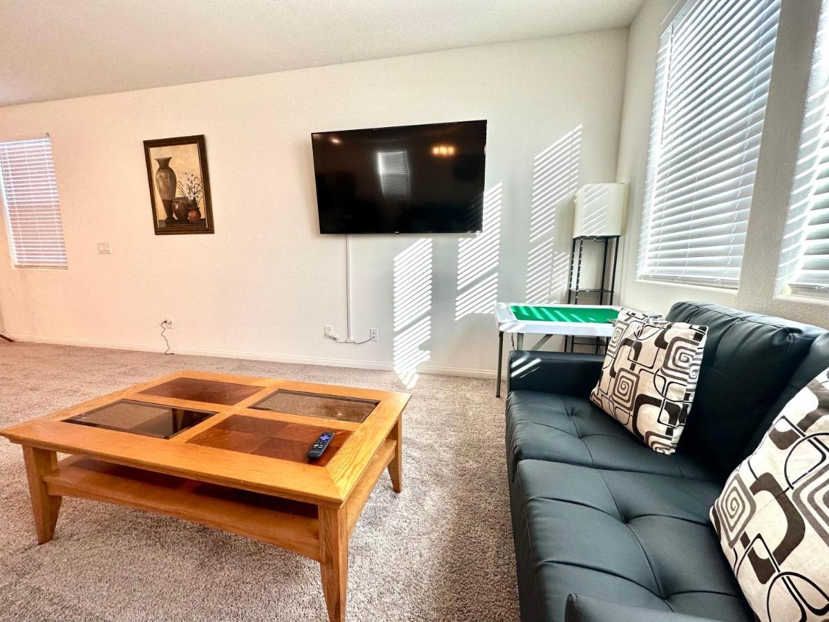 Spacious House, 5 Bedrooms, Sleeps 12, Near Las Vegas Strip And Airport Exterior photo