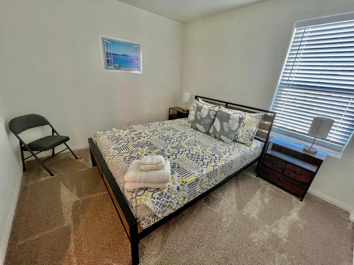 Spacious House, 5 Bedrooms, Sleeps 12, Near Las Vegas Strip And Airport Exterior photo